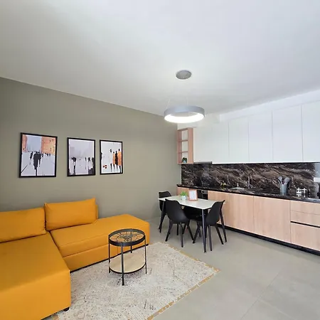 Modern Center Apartment